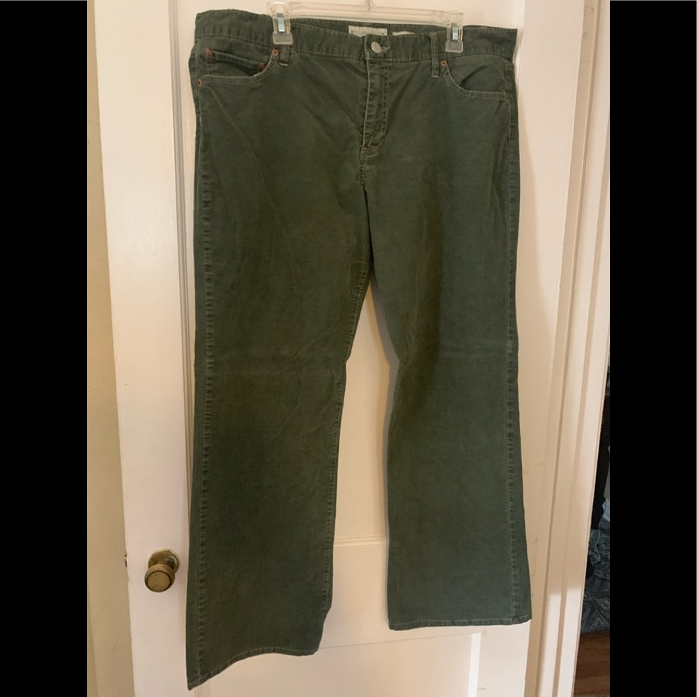 18 Regular Green Corduroy Pants